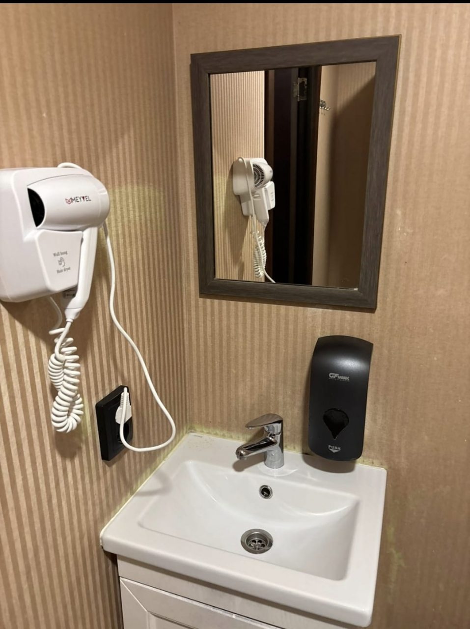 Трёхместный и более (Полулюкс 6-ти местный удобства в номере.), Гостевой дом Космос