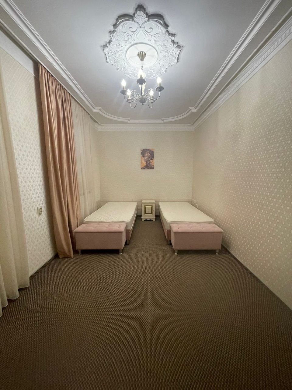 Апартаменты (Апарт-номер с кухней и джакузи, бюджет (цоколь)), Отель Афины