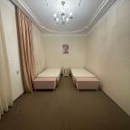 Апартаменты (Апарт-номер с кухней и джакузи, бюджет (цоколь)), Отель Афины