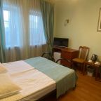 Стандарт с раздельными кроватями и диваном.