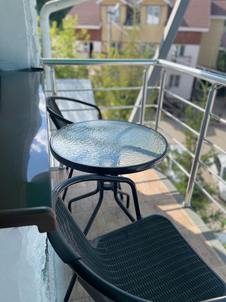 Студио с балконом-просторный и комфортный номер. 2 окна