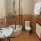 Двухместный (С 1 кроватью или 2 отдельными кроватями и собственной ванной комнатой), Гостевой дом Арслан