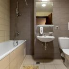 Ванная комната в апартаментах VALSET от AZIMUT Роза Хутор, Эсто-Садок