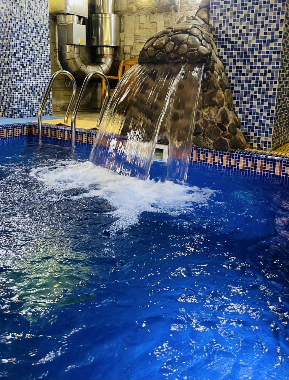 Бассейн, Коттедж На Зеленом