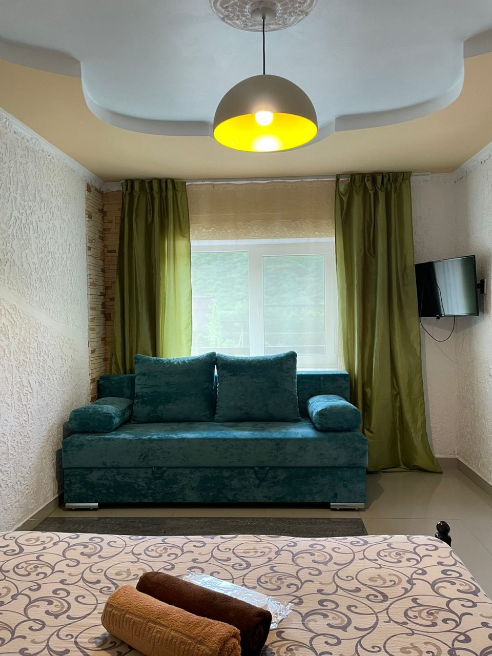 Четырехместный (Номер 13), Дом у подножия гор - Семейный