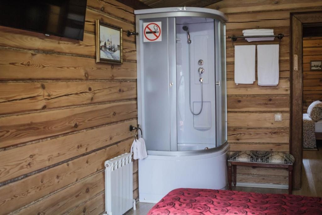 Двухместный (Двухместный номер с 1 кроватью и душем) гостевого дома Алёнушкин теремок, Суздаль
