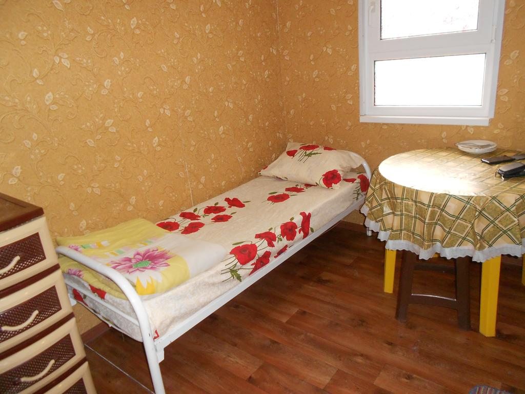 Одноместный (Одноместный номер с общим душем и туалетом) гостевого дома Цемдолина, Новороссийск