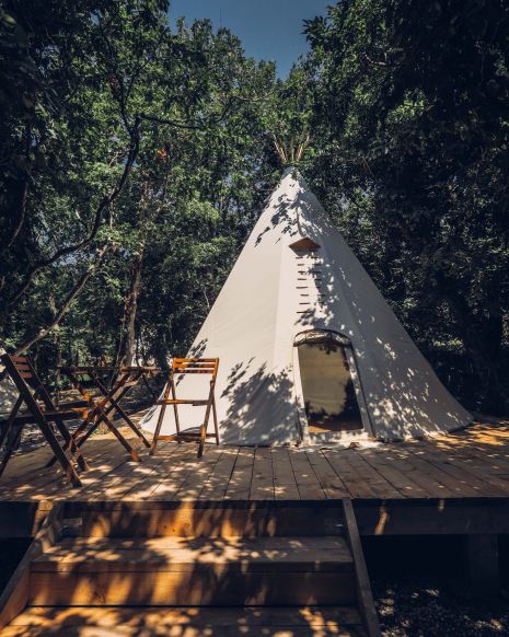 Фотография номера глэмпинга Скала Глэминг Кабардинка