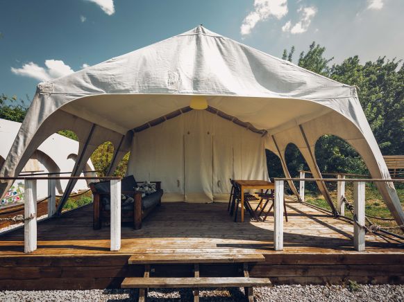 Фотография номера глэмпинга Скала Глэминг Кабардинка