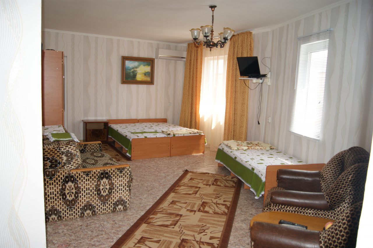 Семейный (Пятиместный с кухней), Гостиница На море