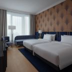Двухместный (Премиум делюкс с 2 отдельными кроватями и диваном-кроватью, вид на город), Отель Марриотт Империал Плаза Москва