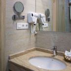 Сьюит (Люкс с кроватью размера «king-size» и балконом), Эмеральдика Family Beach Hotel All Inclusive