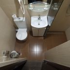 Двухместный (Двухместный номер эконом класса с раздельными кроватями, с общим санузлом на 2 номера), Мини-отель Зима-Лето