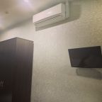 Двухместный (Двухместный номер эконом класса с раздельными кроватями, с общим санузлом на 2 номера), Мини-отель Зима-Лето