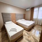 De Luxe, Гостевой дом Акрополь