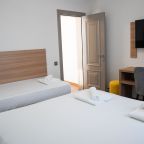 Номер (Двух комнатный с балконом), Гостевой дом Акрополь