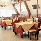 Ресторан (русская, европейская, кавказская кухня), База отдыха Пересвет