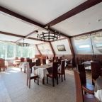 Ресторан (русская, европейская, кавказская кухня), База отдыха Пересвет