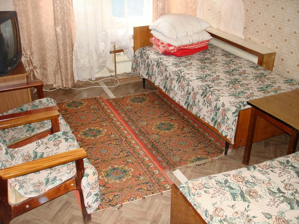 Двухместный (Двухместный номер с 2 отдельными кроватями и ванной комнатой) отеля Мера, Заволжск, Ивановская область