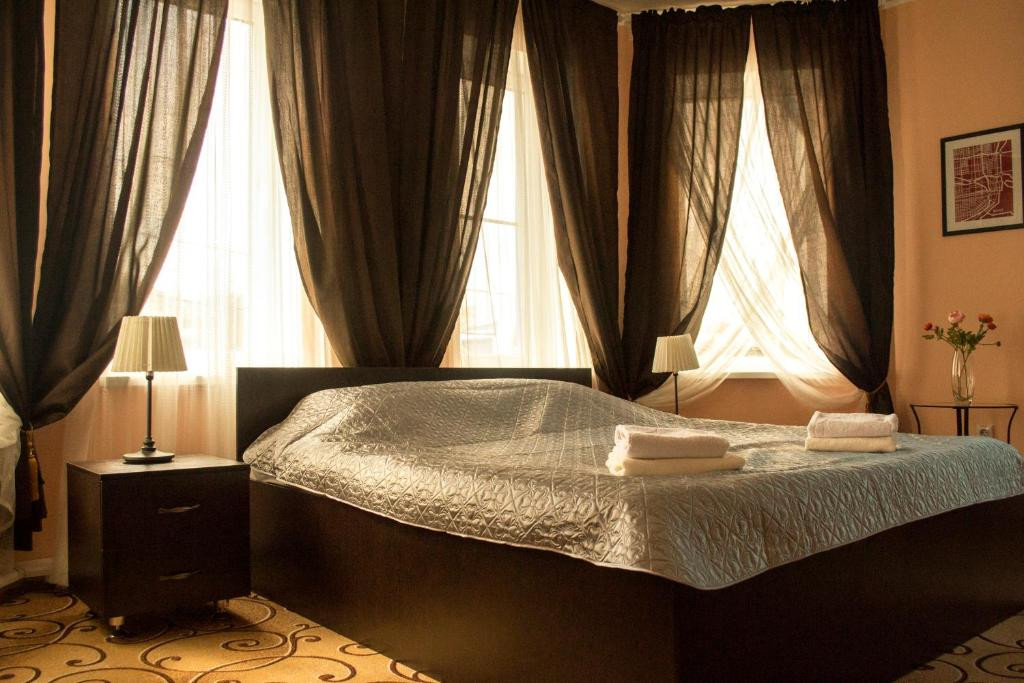 Полулюкс (Семейный, №6,7) гостиницы Наутилус, Новочеркасск