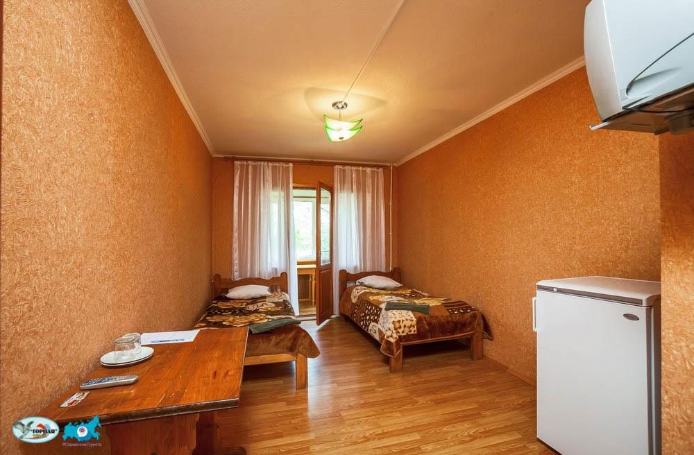 Двухместный (Двухместный номер с 1 кроватью или 2 отдельными кроватями) туристического комплекса Горное настроение, Даховская
