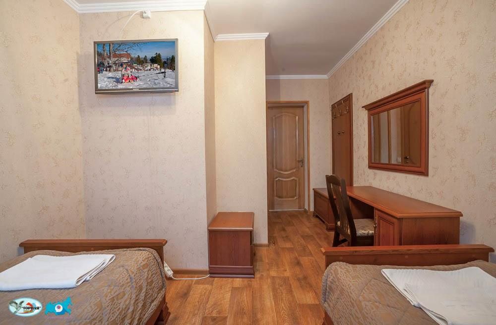 Двухместный (Двухместный номер с 1 кроватью или 2 отдельными кроватями и собственной ванной комнатой) турбаз Лаго-Наки, Даховская