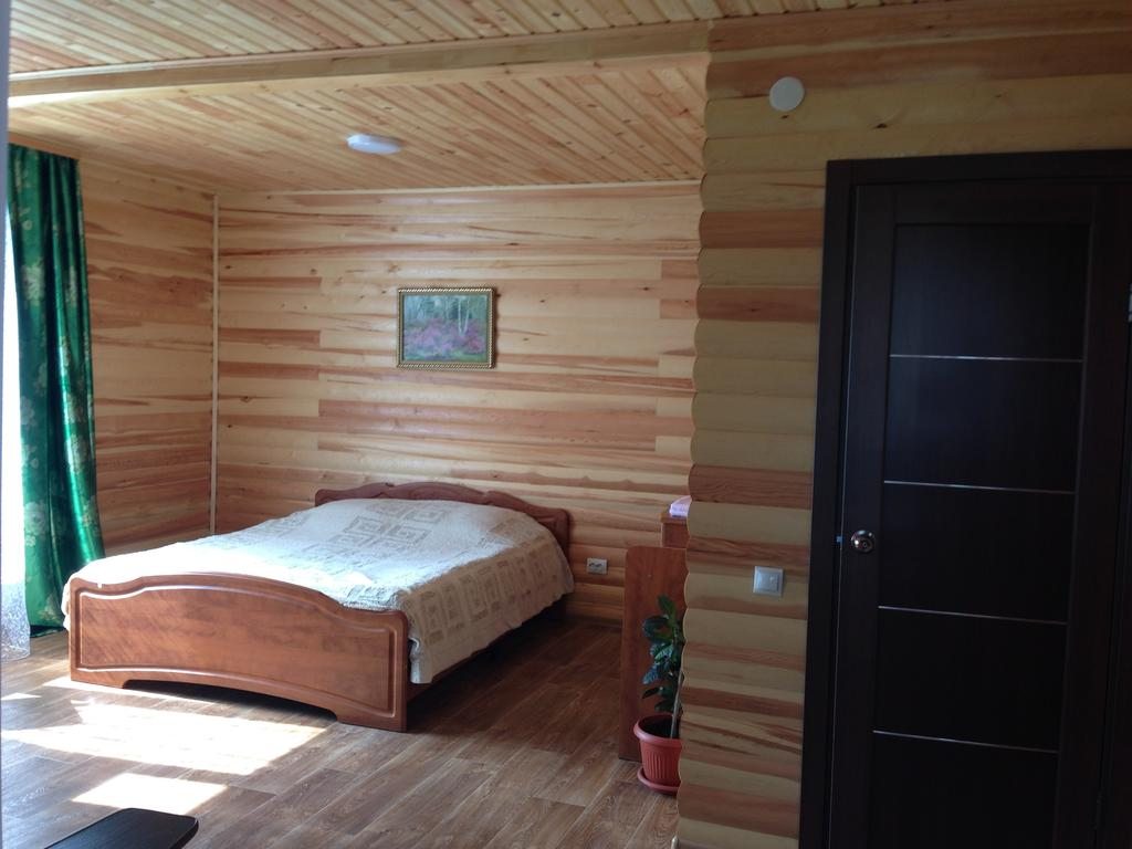 Двухместный (Двухместный номер Делюкс с 1 кроватью + дополнительная кровать) гостевого дома Байкальский Рай, Култук