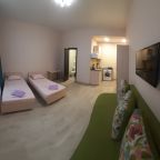 Люкс (Студия 101), Гостевой дом Домашний