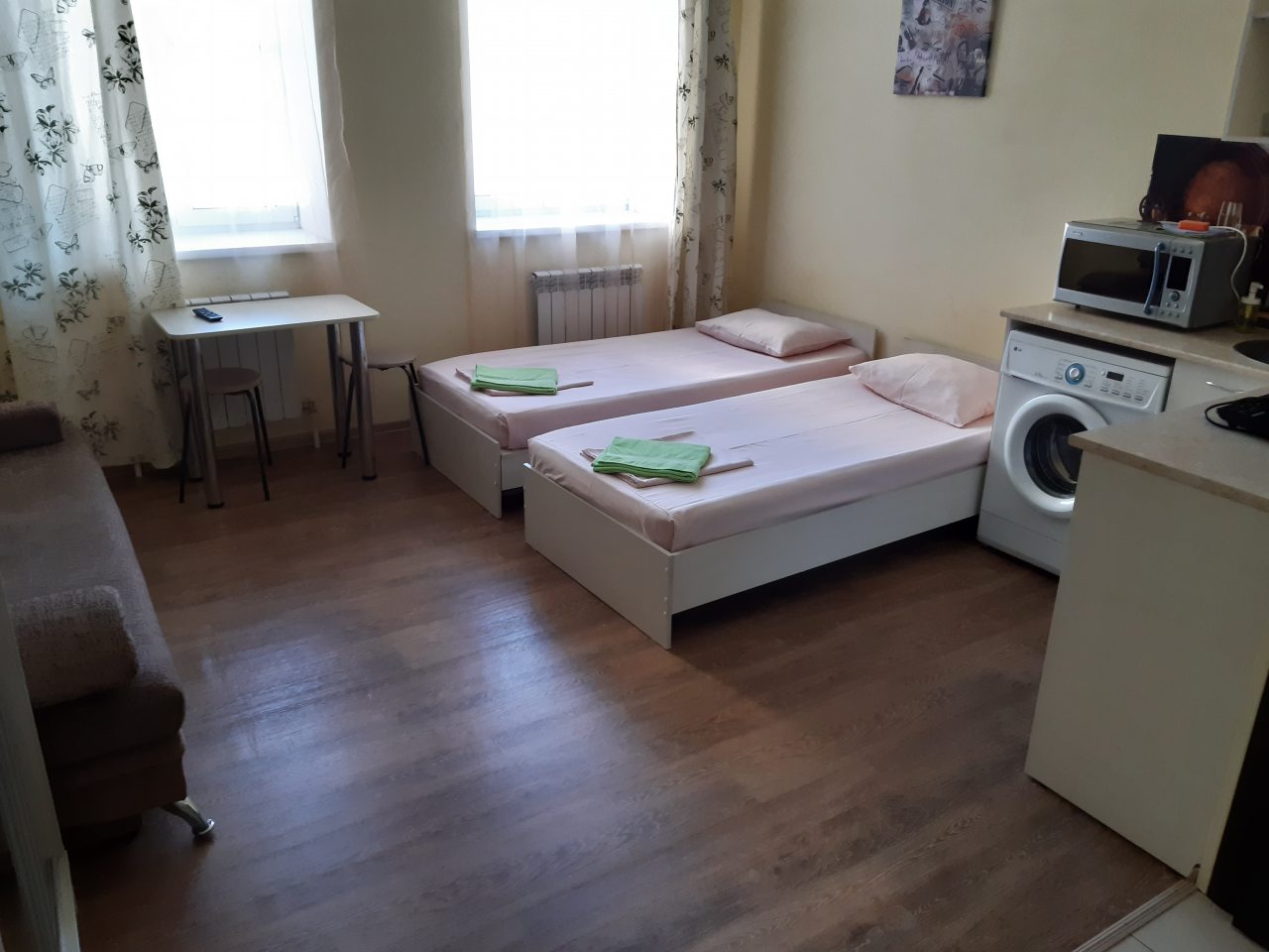 Полулюкс (Студия 201), Гостевой дом Домашний