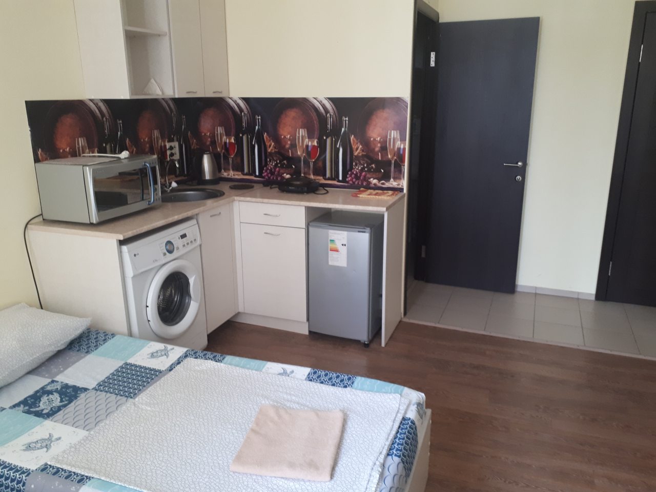 Полулюкс (Студия 201), Гостевой дом Домашний