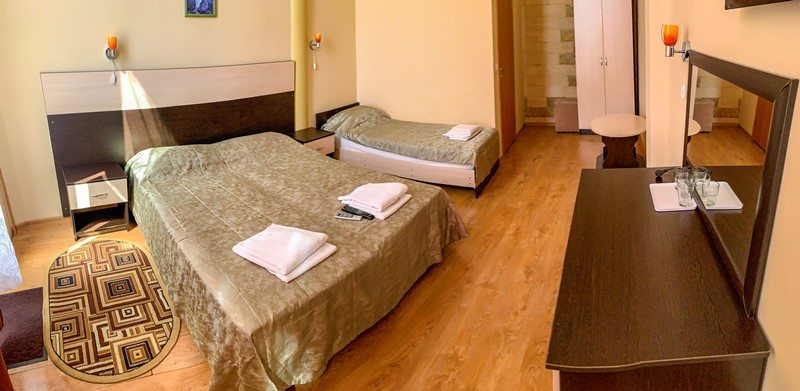 Трёхместный и более (Стандарт 3-х местный, корпус у бассейна), Отель Морской Клуб