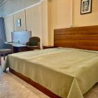 Трёхместный и более (Стандарт 4-х местный, 1 этаж, без балкона), Отель Морской Клуб