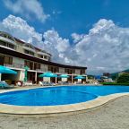 Бассейн с видом, Отель Морской Клуб