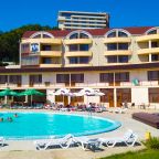 Бассейн с видом, Отель Морской Клуб