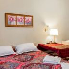 Удобно с семьей (одна большая и 2 раздельные кровати)