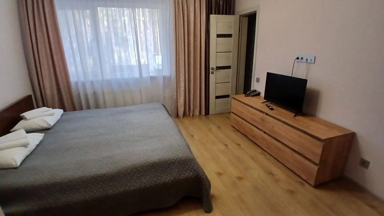 Полулюкс (Однокомнатный с одной общей кроватью (заезд с 14.00 выезд до 12.00)), База отдыха Светофор