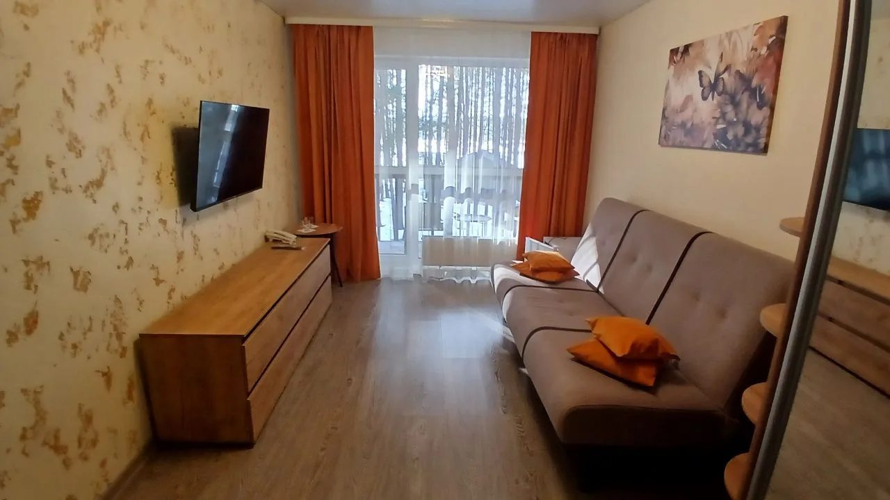 Сюит (Номер Семейный с балконом с общей кроватью (заезд с 14.00 выезд до 12.00)), База отдыха Светофор