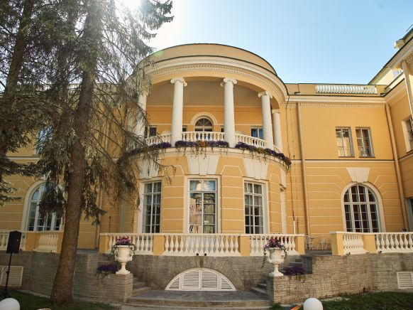 Гостиница Кочубей-Центр, Пушкин