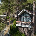 Вилла Premier с панорамными окнами и видом на лес и горы