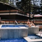 Посещение бассейна и джакузи входит в стоимость аренды бани или хаммама, Mairi Park Hotel