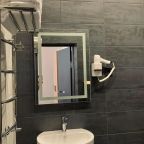 Ванная комната - фен и зеркало