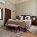 Сьюит (Люкс с балконом с видом на набережную реки Мойка), Maria Hotel St. Petersburg