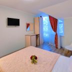 Двухкомнатный Шестиместный Семейный номер