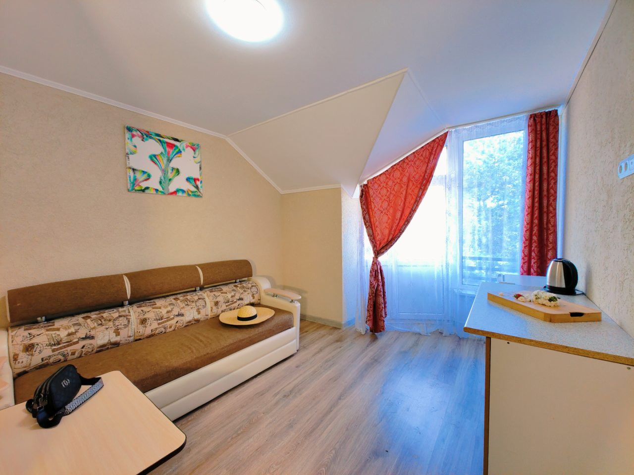 Двухкомнатный Шестиместный Семейный номер