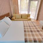 4-х местный комфорт с общей террасой