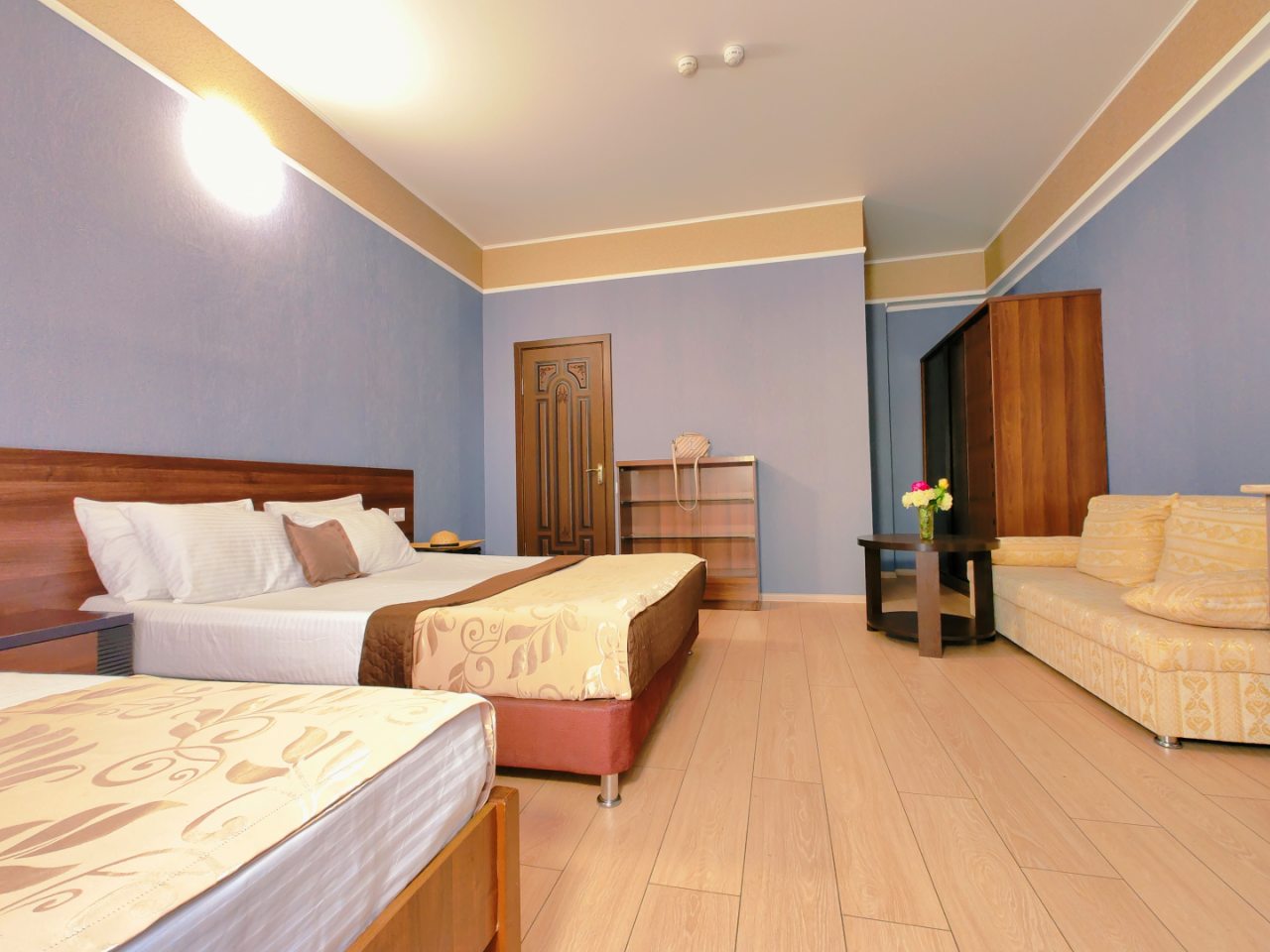 Пятиместный комфорт с общей террасой