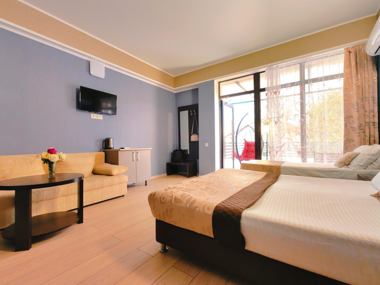 Пятиместный комфорт с общей террасой