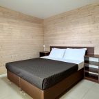 Трехместный (Эко с отдельным входом и зоной отдыха (отделка деревом)), Пансионат Уральские Самоцветы