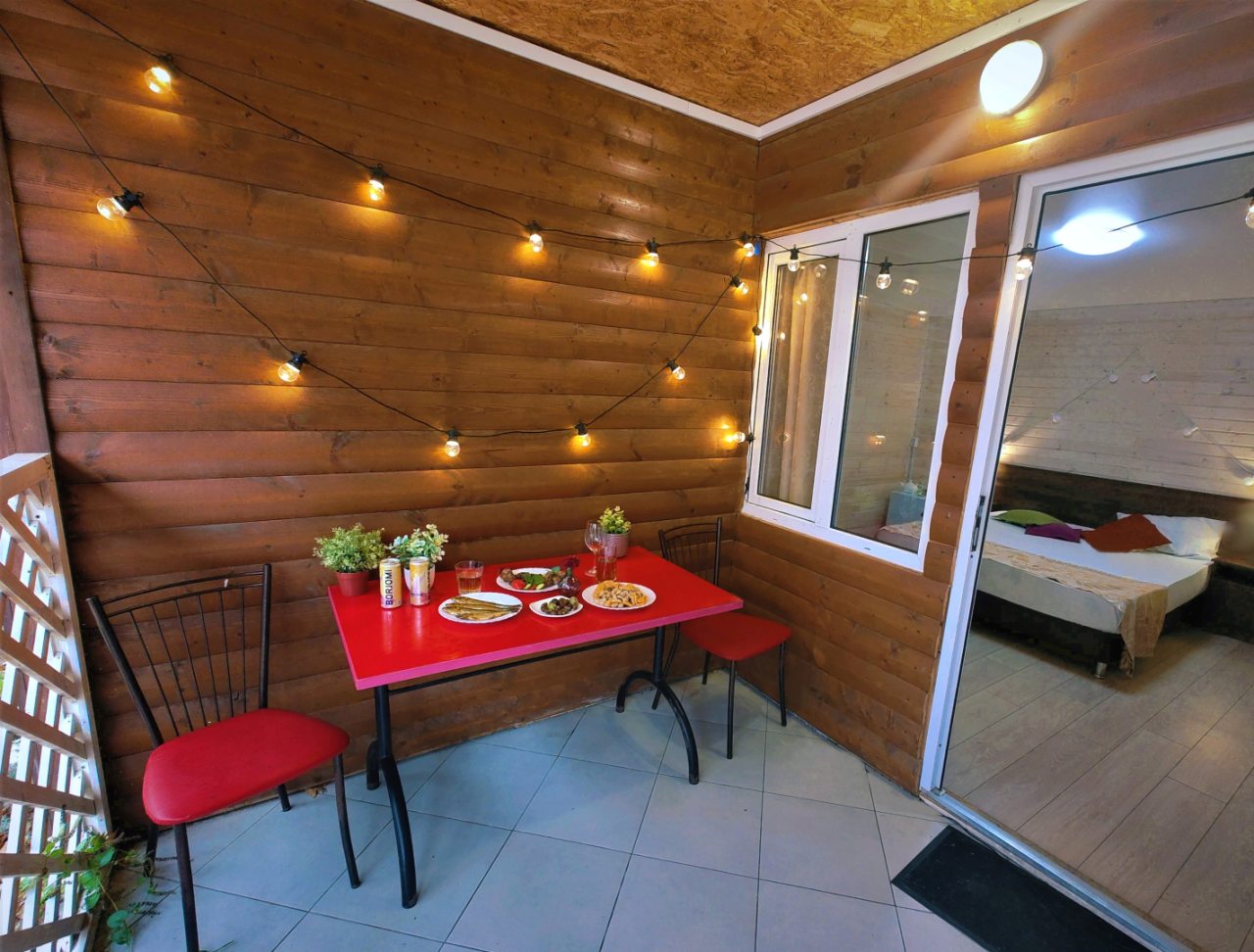 Трехместный (Эко с отдельным входом и зоной отдыха (отделка деревом)), Пансионат Уральские Самоцветы