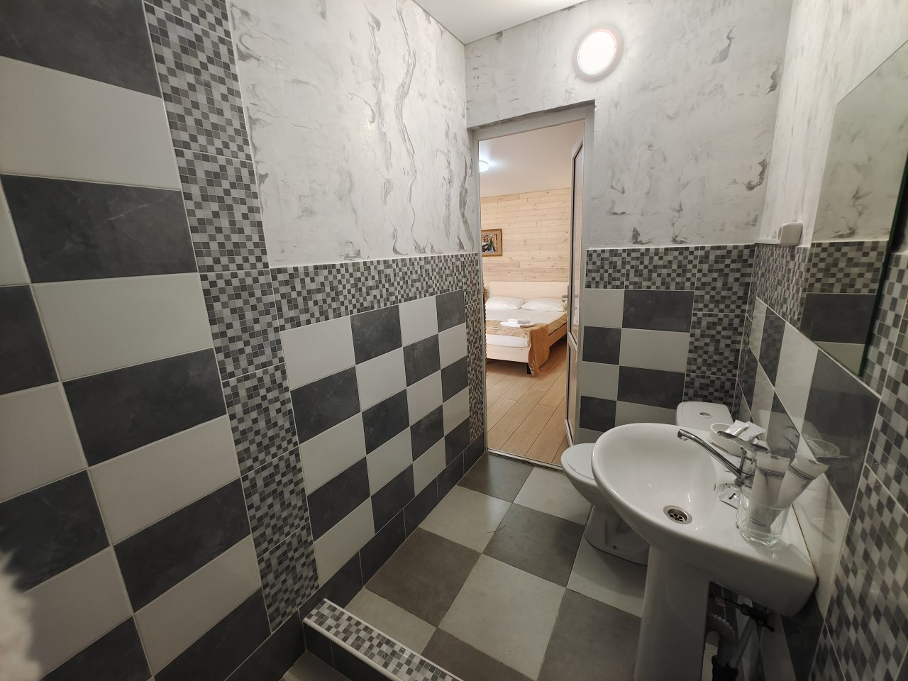 Трехместный (Эко с отдельным входом и зоной отдыха (отделка деревом)), Пансионат Уральские Самоцветы